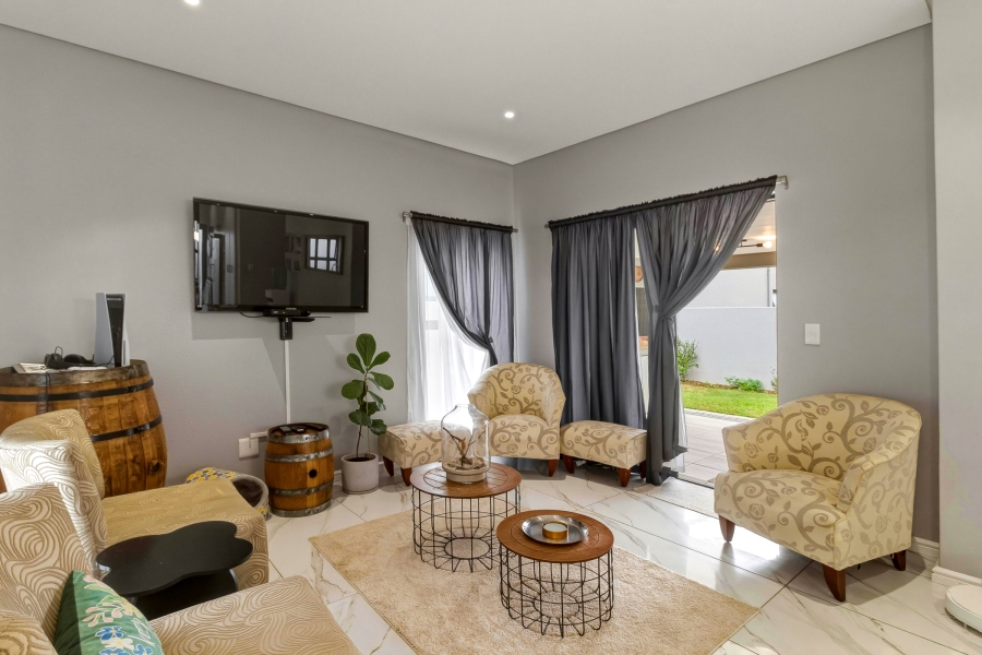 3 Bedroom Property for Sale in Aan de Wijnlanden Western Cape